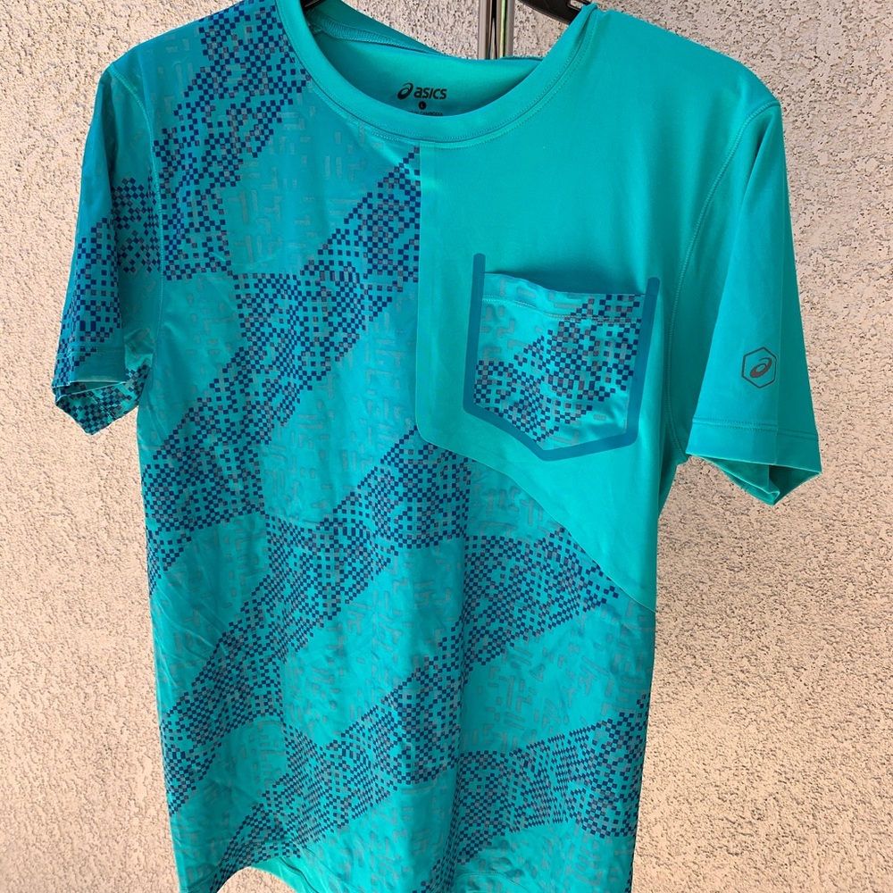 ASICS men’s size large new T-shirt thin material